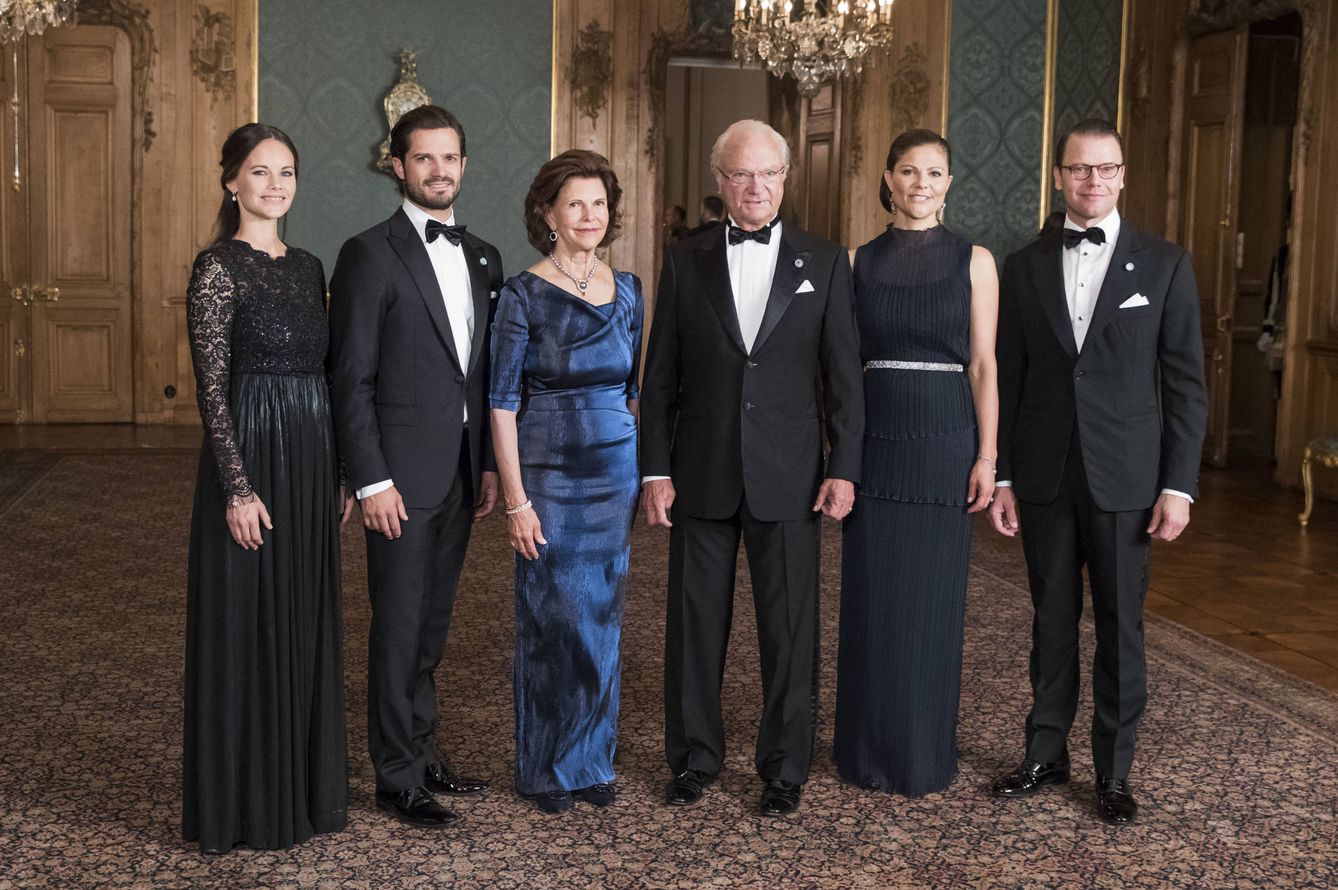 derroche-de-glamour-y-arrumacos-de-la-familia-real-sueca-en-una-cena-de-gala-en-palacio.jpg