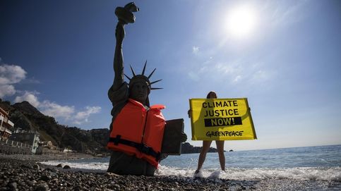 Campo de amapolas y la Estatua de la Libertad y el cambio climático: el día en fotos
