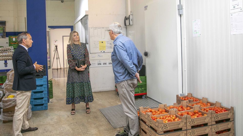 Foto: La reina Máxima visita el Banco de Alimentos de Delft. (EFE)