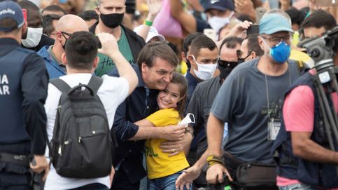 Bolsonaro se une a una manifestación a su favor sin respetar la distancia y sin utilizar mascarilla