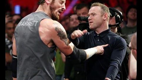 Rooney da un tortazo a un luchador de la WWE