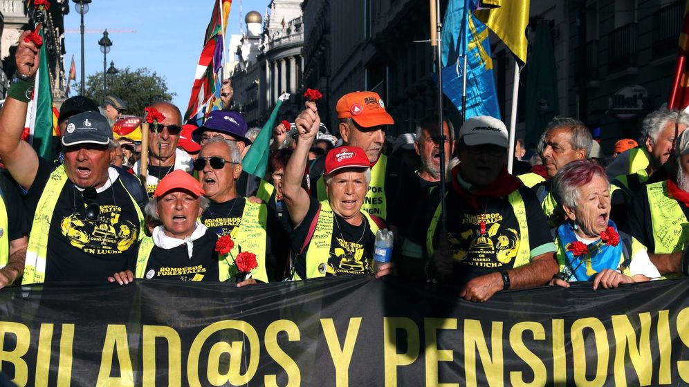 Foto: Protesta de pensionistas en la Puerta del Sol de Madrid. (EFE)