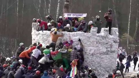 Moscú celebra la primavera con una batalla en la nieve