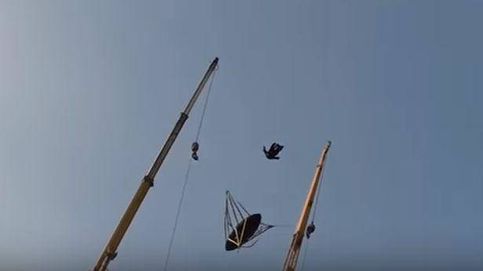 Una catapulta humana lanza a dos deportistas a 200 km/h sobre el skyline de Dubái