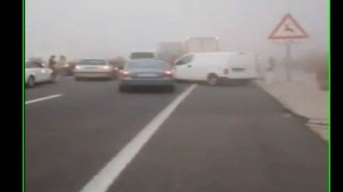 Trágico choque en cadena por la niebla y la curiosidad de los conductores