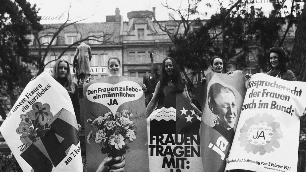 Foto: Mujeres suizas manifestÃ¡ndose por el derecho al voto en 1971. (Parlamento Europeo)