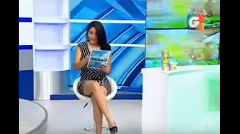 La pícara broma de un espectador a una periodista deportiva de Guatemala