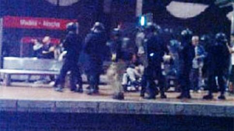 La Policía dispara pelotas de goma en la estación de Atocha