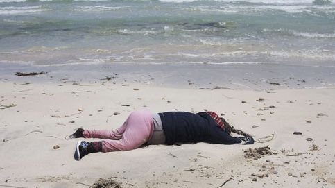 Encuentran decenas de cadáveres de inmigrantes en una playa de Libia