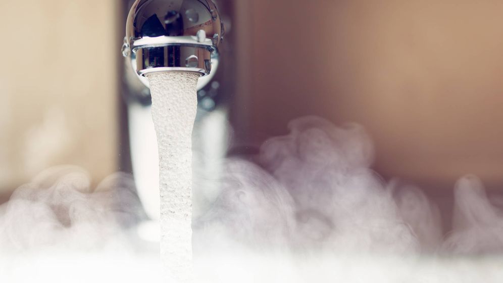 Foto: El agua caliente tiene mÃ¡s beneficios aparte de hacer agradables las duchas. (iStock)