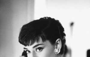 Audrey Hepburn fuera de foco