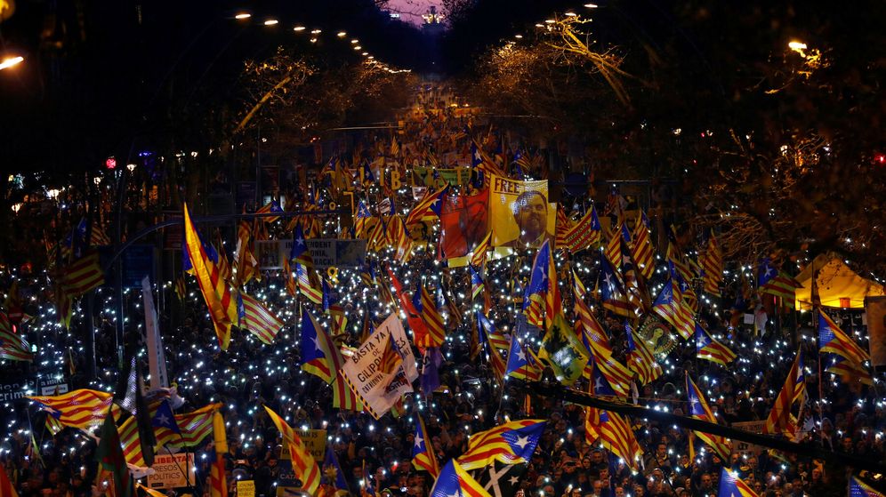 Foto: Imagen de la marcha contra la causa del 1-O en Barcelona. (Reuters)