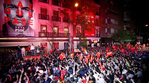 Así se viven los resultados de las elecciones generales en la sede del PSOE 