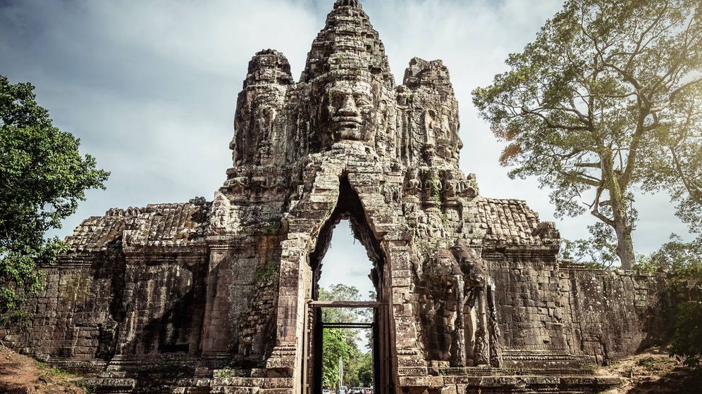 Foto: La puerta de entrada a Angkor Thom, con la representaciÃ³n de Buda en su parte superior. (iStock)