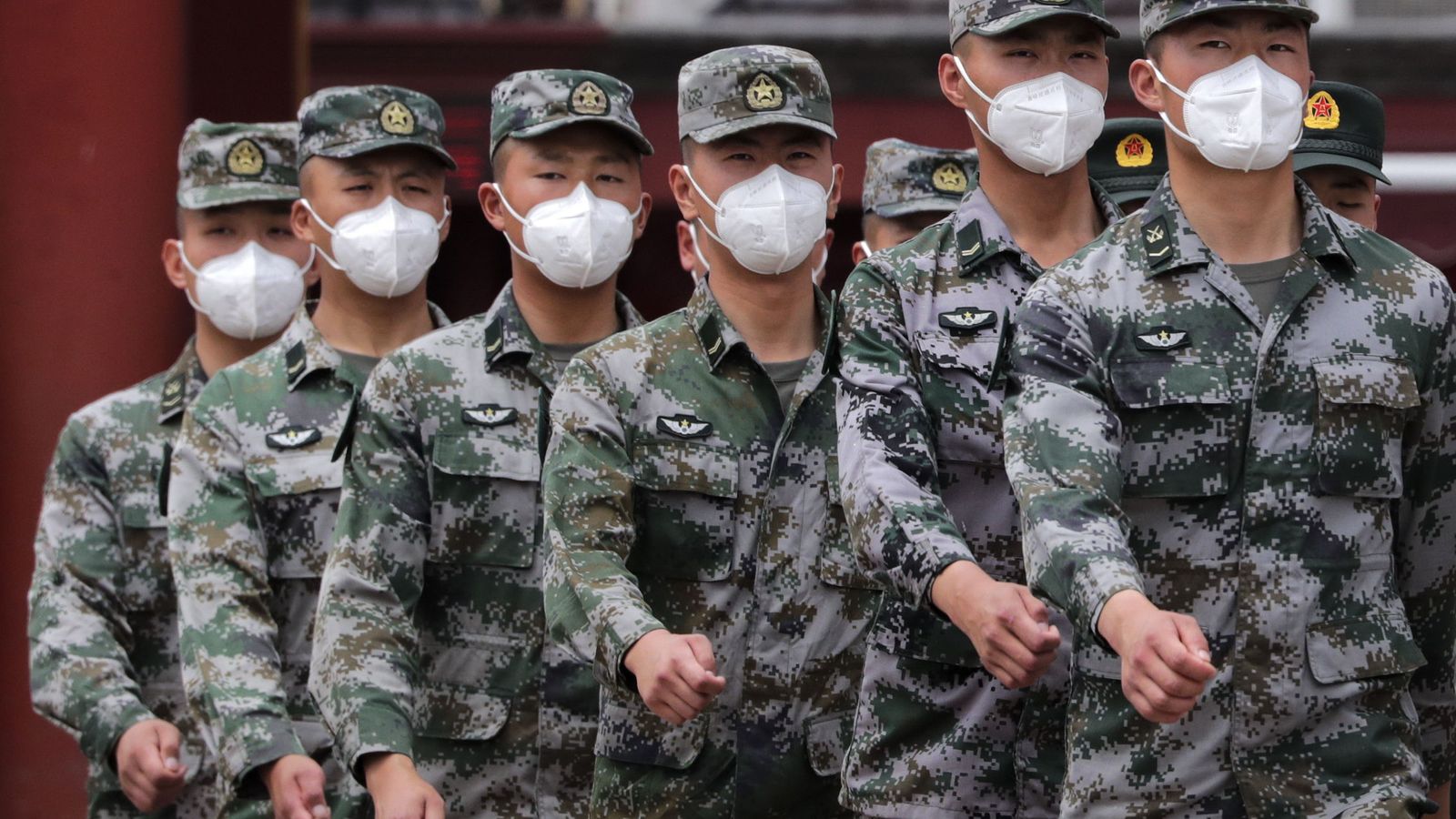 El Ejército chino advierte: 10.000 soldados están listos para ...