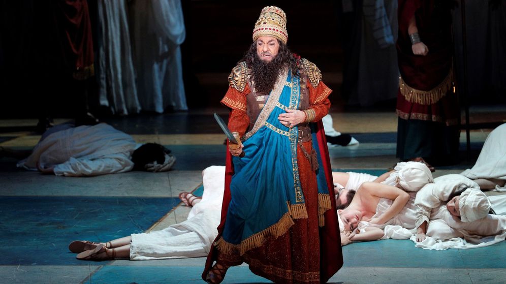 Foto: El barítono madrileño, Plácido Domingo, durante el ensayo general de la ópera de Verdi 'Nabucco'. (EFE)