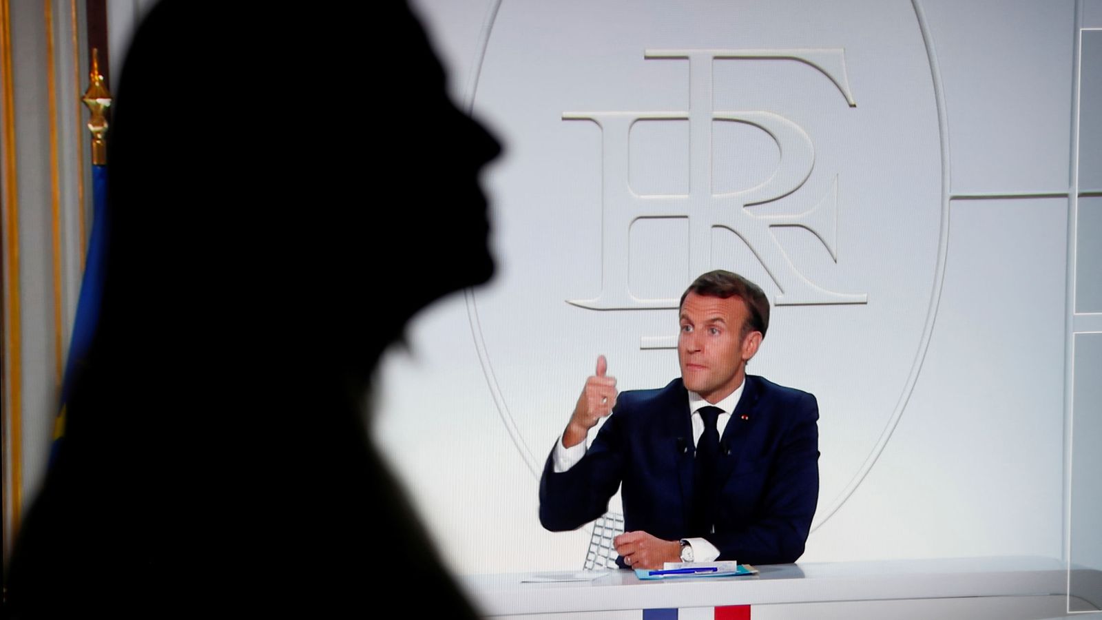 Macron anuncia el toque de queda en París entre las 21:00 y las 6:00