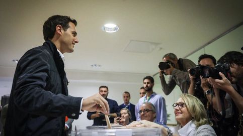 Albert Rivera acude a votar en las elecciones municipales e insta a Sánchez a tender la mano en los pactos