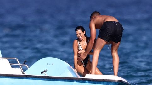 Kourtney Kardashian luce tipazo en sus vacaciones (infantiles) con su novio 14 años menor