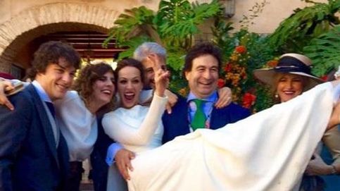 La boda de Cayetano Rivera y Eva González según sus amigos en las redes sociales