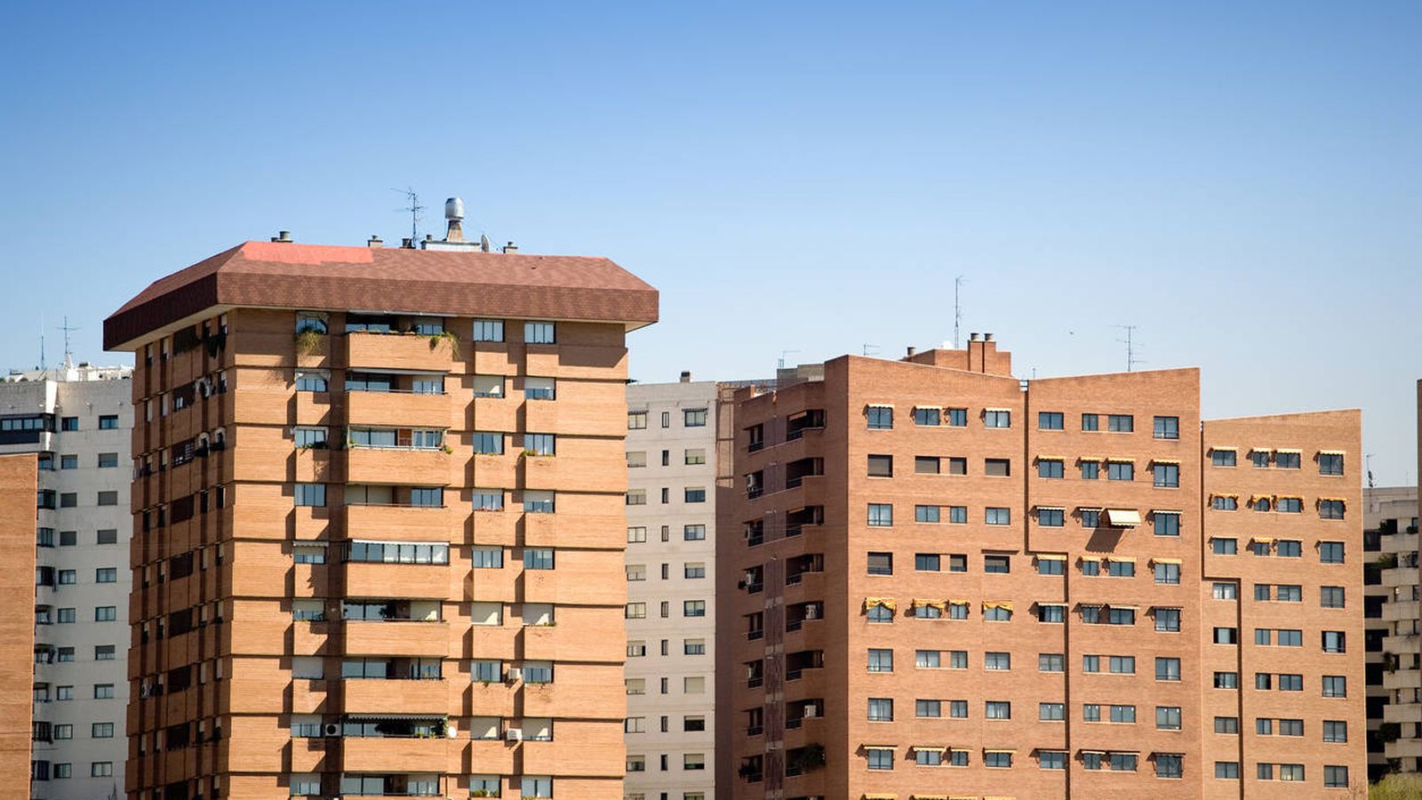 De 468 a 800€/mes, los futuros alquileres asequibles de los pisos de Ayuso en Madrid thumbnail