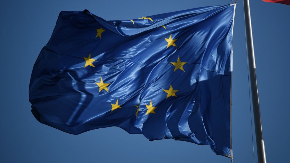 Foto: Una bandera de la Unión Europea izada en Francia. (EFE)