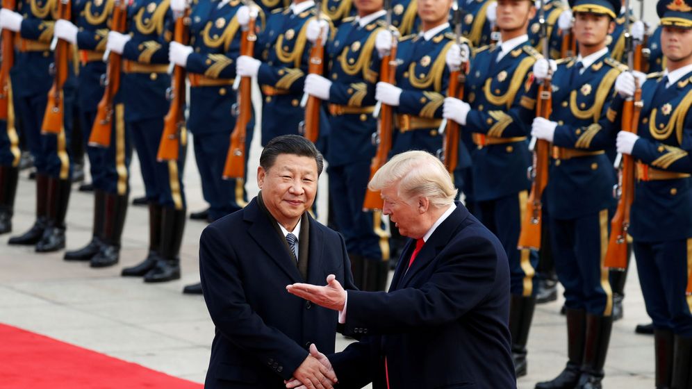 Foto: FotografÃ­a de archivo del presidente de Estados Unidos, Donald Trump, recibido por el presidente de China, Xi Jinping, en PekÃ­n. (Reuters)