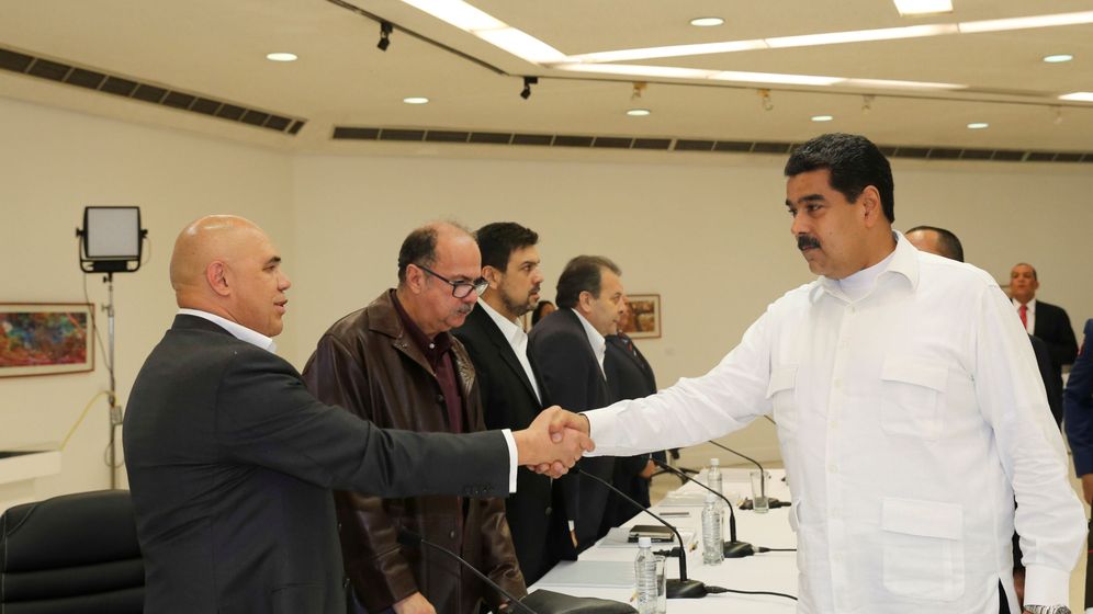 Foto: Nicolas Maduro y Jesús Torrealba. (Reuters)
