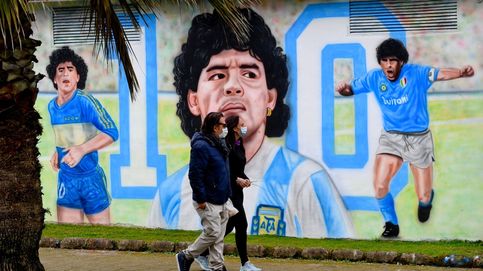 Protestas en Kiev y homenaje a Maradona en Nápoles: el día en fotos
