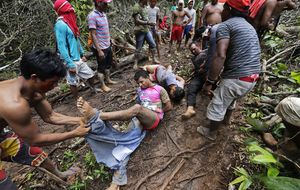 Indígenas brasileños contra leñadores ilegales