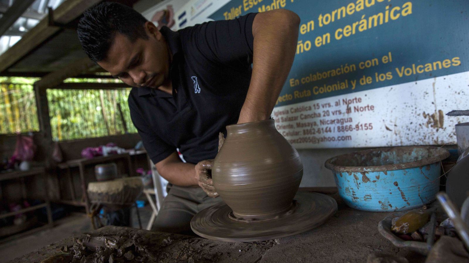 Cuota de admisión paleta Deportista Nicaragua enseña a los turistas cómo hacer cerámica precolombina