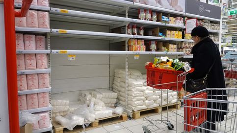Estantes vacíos en el súper y colas por el azúcar: así abrasan las sanciones a Rusia