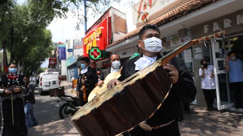 Mariachis mexicanos endulzan con sus canciones la lucha contra el coronavirus