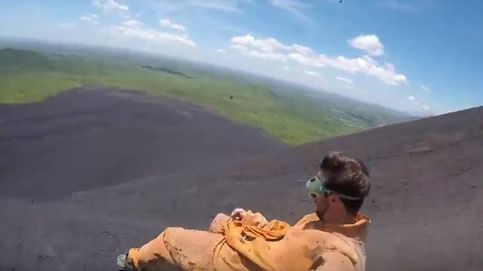 'Volcano boarding': la experiencia de usar la ladera de un volcán como tobogán