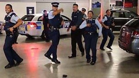La policía lanza un reto a sus colegas de todo el mundo a golpe de baile