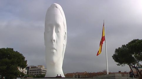 Julia, la estatua de 12 metros que ocupa la plaza de Colón de Madrid