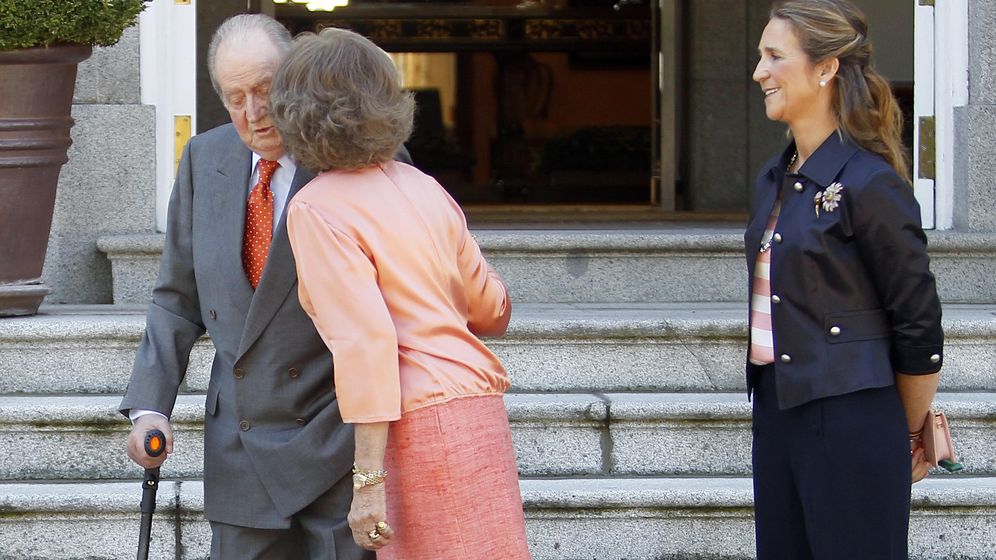 Foto: El rey Juan Carlos con la reina Sofía en Zarzuela en 2013. (Reuters)