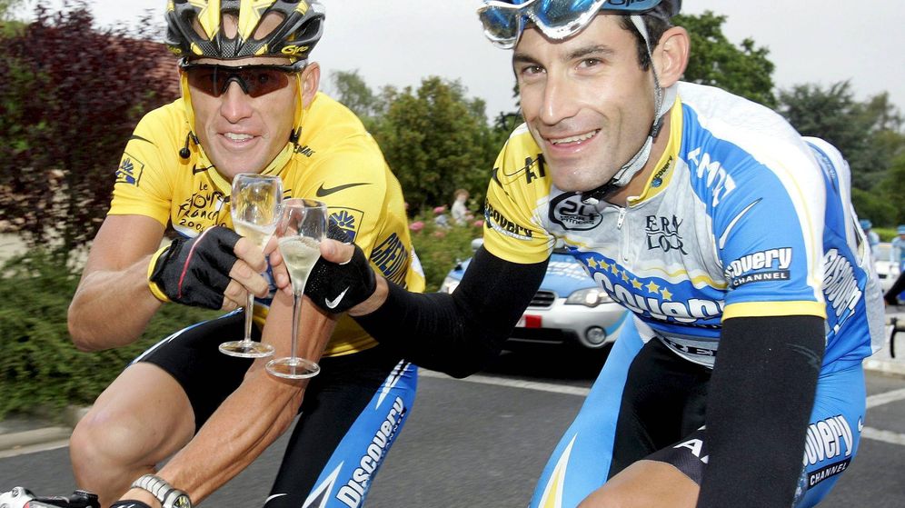 Foto: Hincapie y Armstrong, durante el último Tour de Francia que conquistó el texano (EFE)