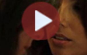 España censura las escenas lésbicas de Eva Longoria