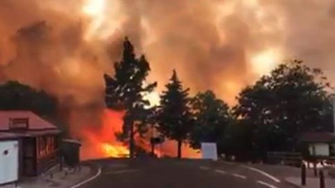Un incendio arrasa el centro de la isla de Gran Canaria