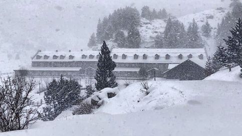 Tercera semana de aislamiento y nevadas en el Pirineo de Huesca: el día en fotos