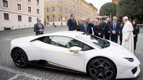 De un Lamborghini a un crucifijo comunista, los regalos al Papa Francisco