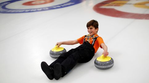 El curling saca una sonrisa a los refugiados en Canadá