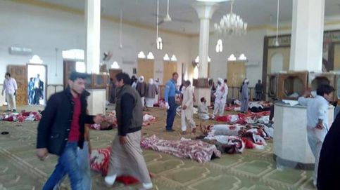 Resultado de imagen para Un atentado contra una mezquita en Egipto causa cientos de muertos