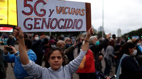 Cientos de personas piden en Buenos Aires el fin del confinamiento