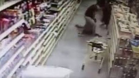 Intenta secuestrar a una niña en un supermercado de Florida y la madre lucha hasta salvarla