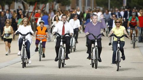 Los mejores 'memes' del paseo en bicicleta de Cifuentes, Aguirre y Rajoy