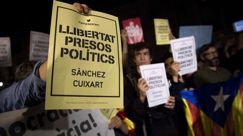 Esteladas, caceroladas y pancartas en defensa de los presos políticos Sànchez y Cuixart 