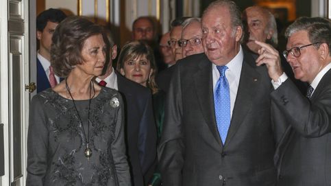 Los Reyes eméritos y el duque de Alba inauguran una exposición sobre Carlos II