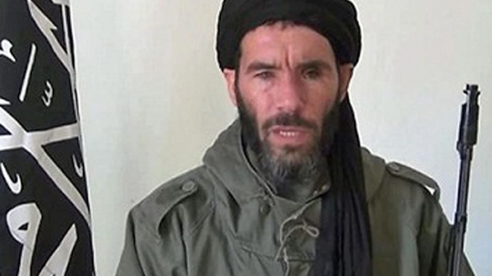 Foto: Foto sin fecha del yihadista Mokhtar Belmokhtar, difundida por el FBI. (Efe)